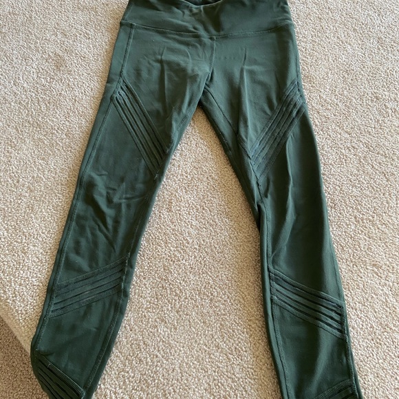 Alo Yoga Army green leggings - Picture 4 of 4